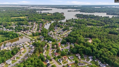 305 Cutter Ct is the kind of home that gives you space - photo 33