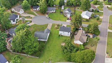 305 Cutter Ct is the kind of home that gives you space - photo 37