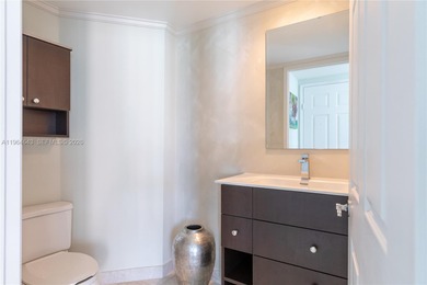 Spectacular 20th-floor residence with unobstructed panoramic