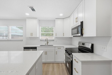 Just in time for summer!! This beautifully updated 3 bedroom 2 - photo 12