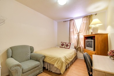 Fantastic Downtown Investment: Prime P2 Zoned Property with - photo 13