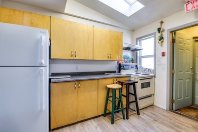 Fantastic Downtown Investment: Prime P2 Zoned Property with - photo 15