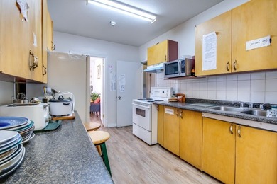 Fantastic Downtown Investment: Prime P2 Zoned Property with - photo 16