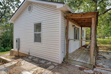 Nestled on 1.7 scenic acres in Hot Springs, Arkansas, this - photo 17
