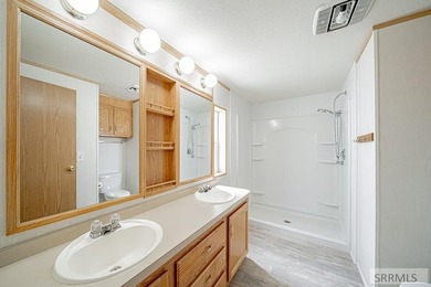 Escape to the peace and privacy of country living with this - photo 21