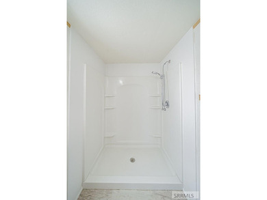 Escape to the peace and privacy of country living with this - photo 23