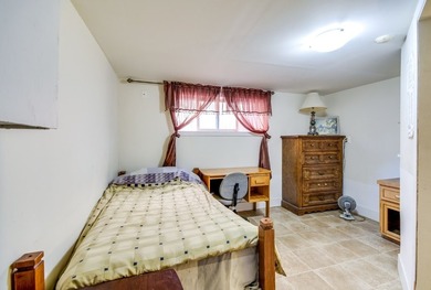 Fantastic Downtown Investment: Prime P2 Zoned Property with - photo 25
