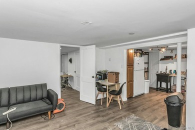 Welcome to your elegant and spacious remodeled, 6+ bedroom, 5 - photo 26
