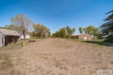 Escape to the peace and privacy of country living with this - photo 45