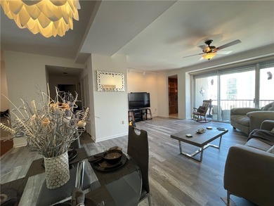 Dreaming of a condo with spectacular views, dream no more! This