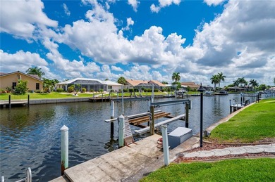 As the sun begins to set over the canal, this exceptional FERO - photo 60