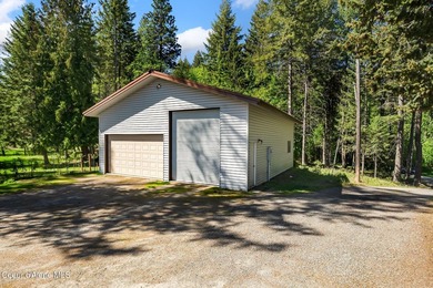 Incredible opportunity to own a well loved lake view home in - photo 8
