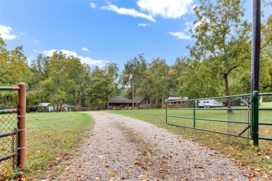 Lake Home For Sale in Savoy, Texas