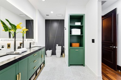 Expansive townhome in the exclusive gated community of Grove - photo 22