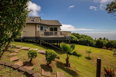 The road up to 21 Hulumanu Place winds along a dramatic - photo 32