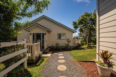 The road up to 21 Hulumanu Place winds along a dramatic - photo 37