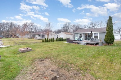 Welcome to life on Forest Lake! Located on a quieter, calmer - photo 17