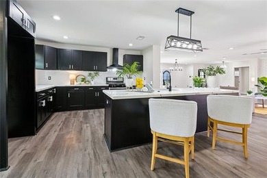 Move-in-ready in Beverly Hills, just steps from Lake - photo 7