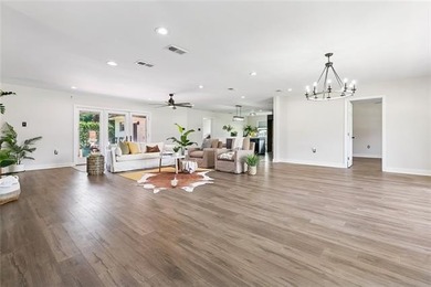 Move-in-ready in Beverly Hills, just steps from Lake - photo 10