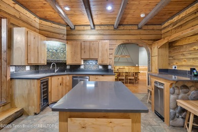 Located in the town of Dubois, this versatile live/work property - photo 19