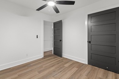 This wonderful renovated, turnkey home features 5 spacious - photo 24