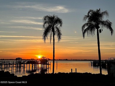 (private lake, pond, coastal) Condo For Sale in Melbourne Beach Florida