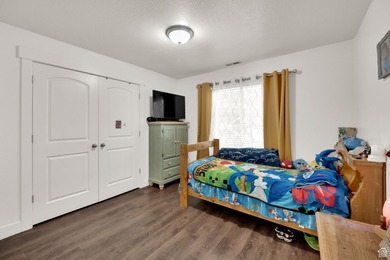 MAIN LEVEL CONDO! Centrally located with plenty of amenities - photo 13