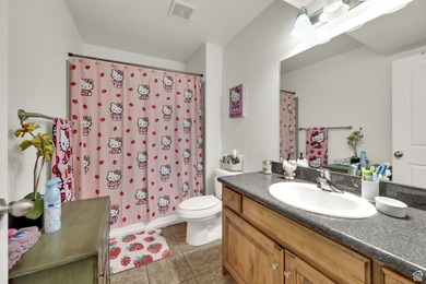 MAIN LEVEL CONDO! Centrally located with plenty of amenities - photo 14