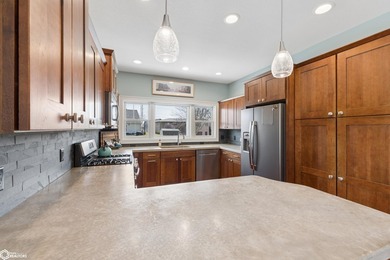 BRAND NEW ROOF! Tucked just off coveted North Shore Drive, this - photo 16