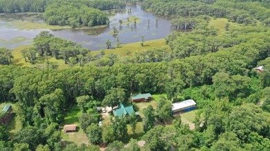 Escape to your own private retreat on the legendary Caddo Lake a - photo 4