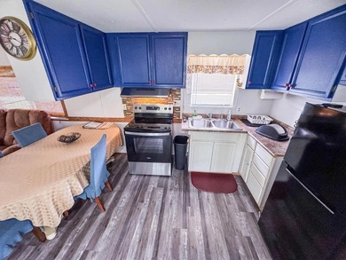Escape to your own private retreat on the legendary Caddo Lake a - photo 9
