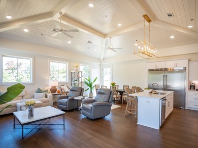 Enjoy resort-style living in this beautiful golf course - photo 2