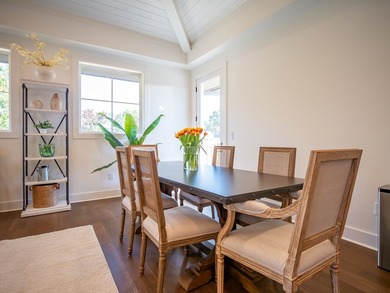 Enjoy resort-style living in this beautiful golf course - photo 5