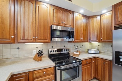 6 Bedrooms & 4.5 Baths! Welcome to luxury lake living in one of - photo 21
