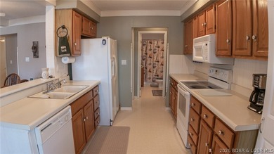 Lakefront living at its finest in this stunning waterfront ranch - photo 22