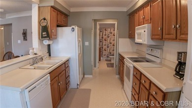 Lakefront living at its finest in this stunning waterfront ranch - photo 22