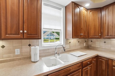 6 Bedrooms & 4.5 Baths! Welcome to luxury lake living in one of - photo 23