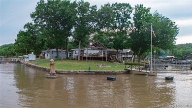 Lakefront living at its finest in this stunning waterfront ranch - photo 41