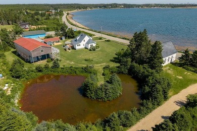 Panoramic ocean views and the understated luxury of a classic - photo 45