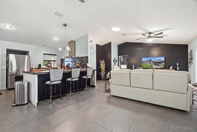 This recently updated interior and decor, well-maintained 3-bed - photo 11