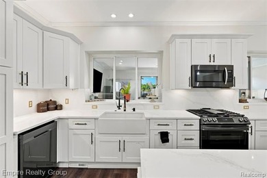 Stunning Luxury Lakefront Home on Belleville Lake Experience the - photo 11