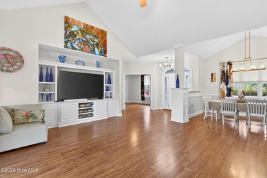 MOTIVATED SELLERS -- bring all offers! Beautifully maintained - photo 12
