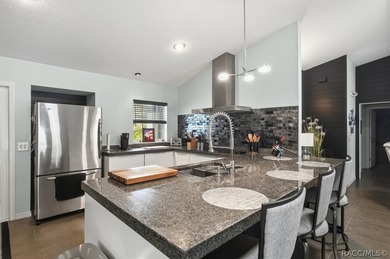 This recently updated interior and decor, well-maintained 3-bed - photo 13