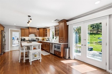 Nestled on a secluded, lushly landscaped three-quarter-acre - photo 14