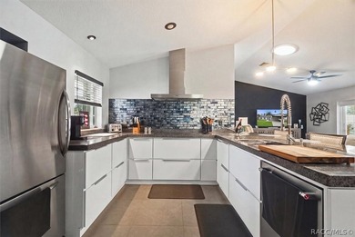 This recently updated interior and decor, well-maintained 3-bed - photo 14