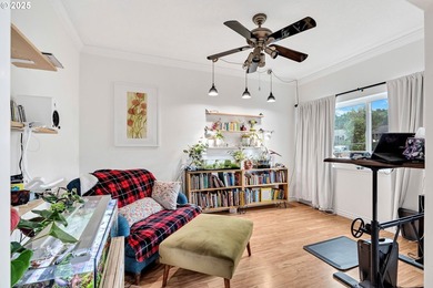 Exceptionally maintained and one of only two units with a rare - photo 15