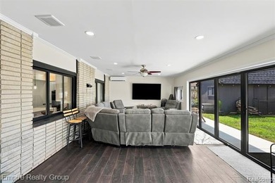 Stunning Luxury Lakefront Home on Belleville Lake Experience the - photo 16