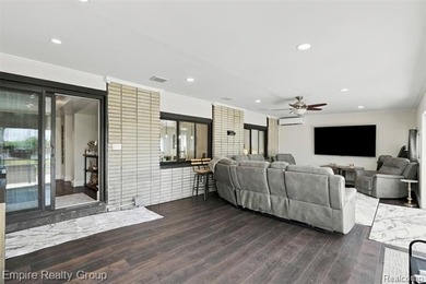 Stunning Luxury Lakefront Home on Belleville Lake Experience the - photo 17