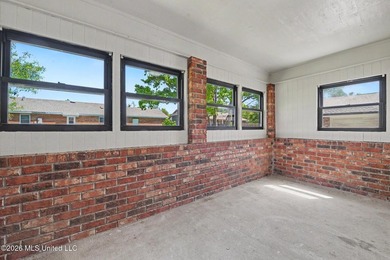 Beautifully updated 3-bedroom, 2-bath home tucked away on a - photo 18