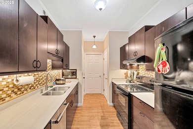 Exceptionally maintained and one of only two units with a rare - photo 18